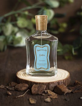 https://loja.granado.com.br/media/catalog/product/c/e/cedro_1.jpg